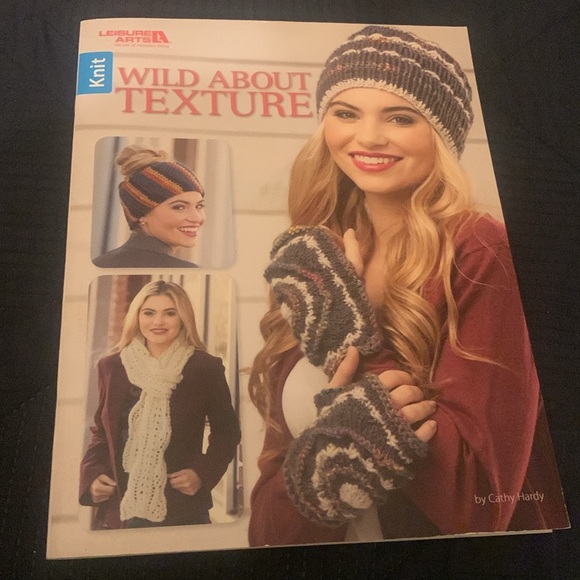 Leisure Arts knitting book lot (3 books) - Picture 6 of 7